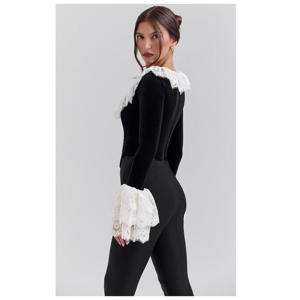 NEW HOUSE OF CB Jacinda Black Velvet Lace Trimmed Corset Top Size Medium - Picture 4 of 12